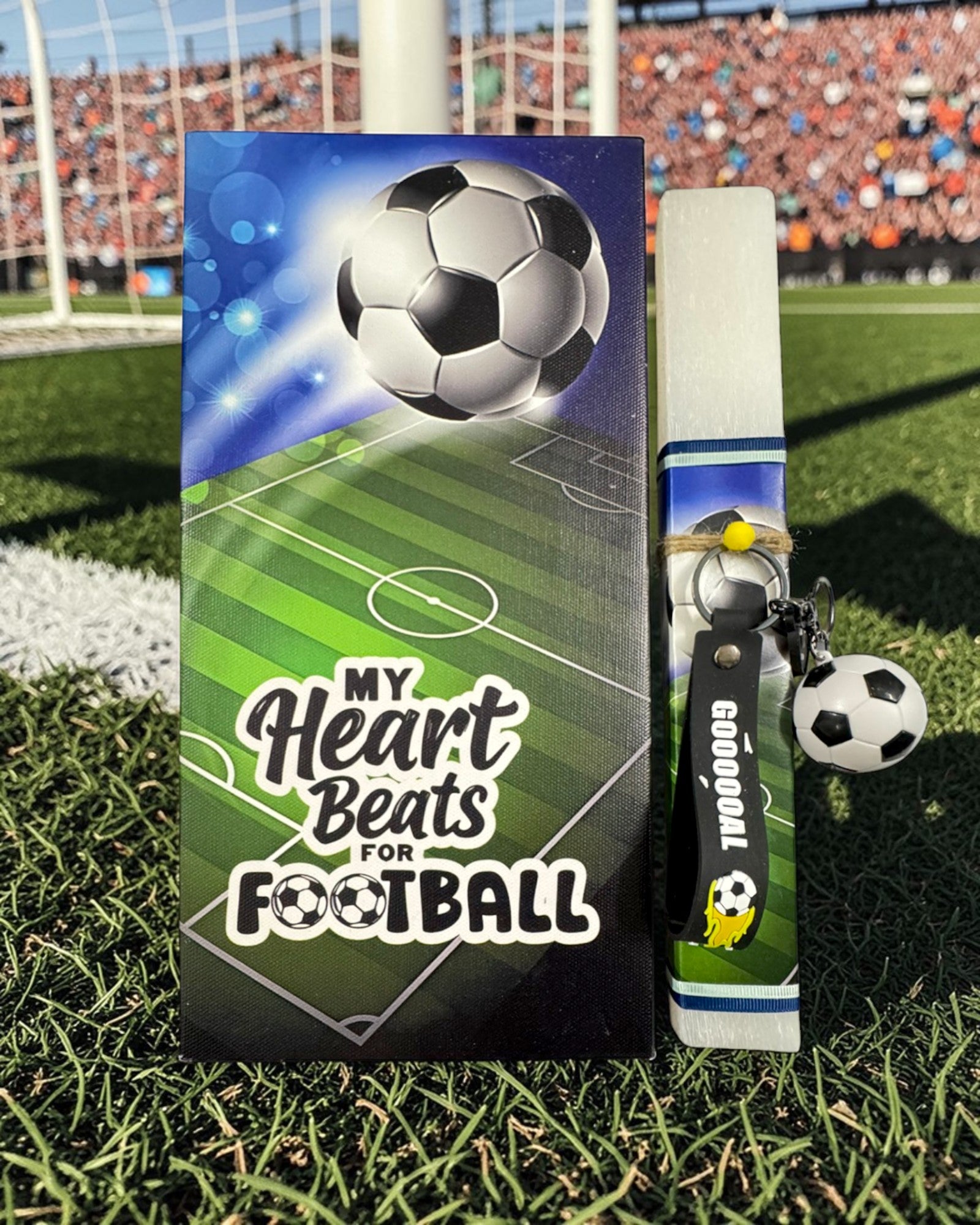 Χειροποίητη πλακέ πασχαλινή λαμπάδα football lover με εκτυπωμένο καμβά
