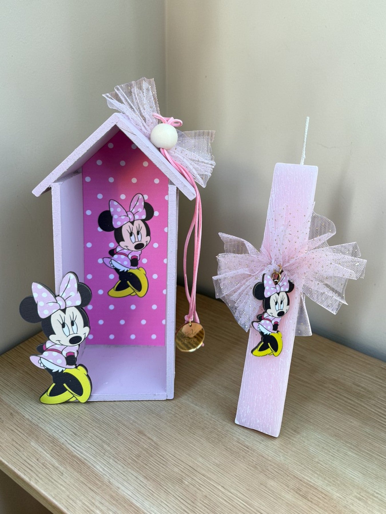 Πασχαλινή παιδική λαμπάδα Minnie Mouse σε σχέδιο σπιτάκι